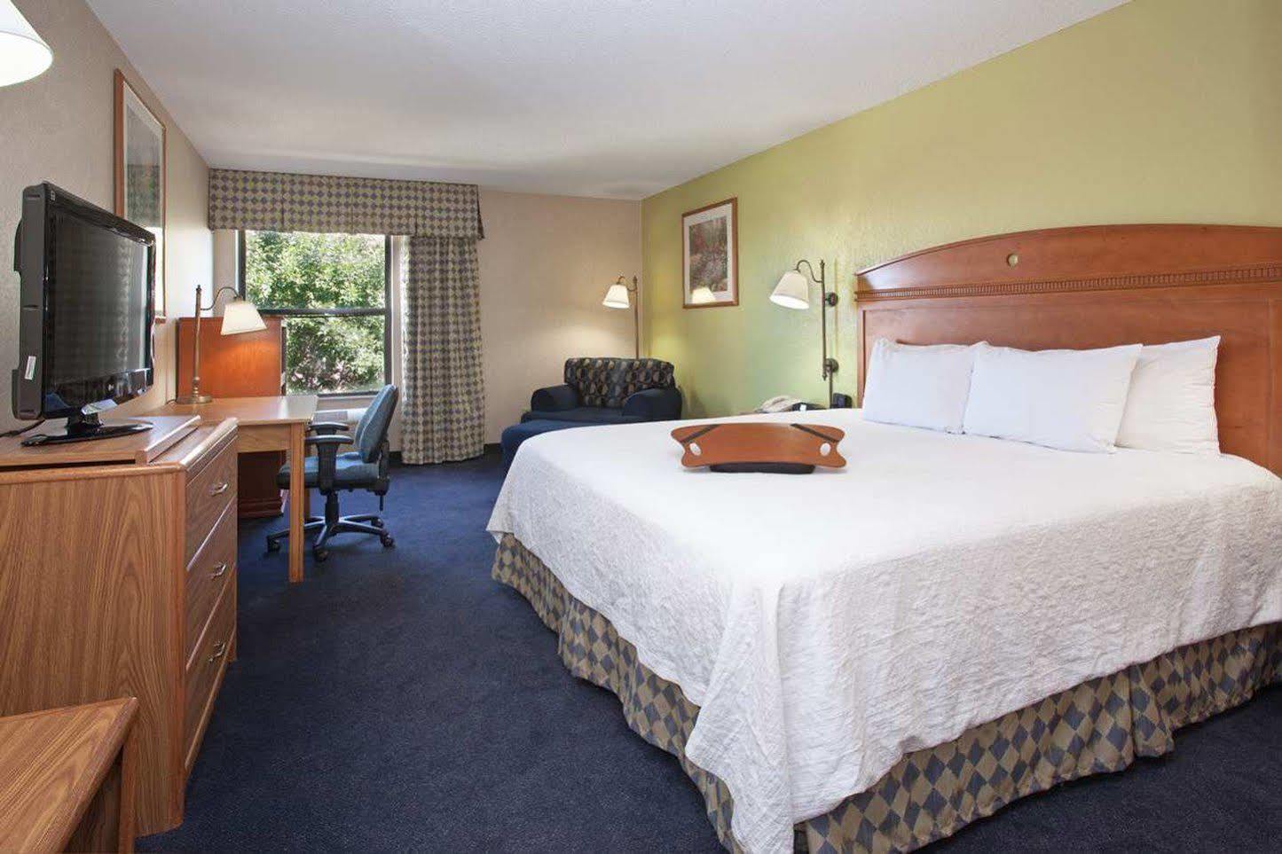 Baymont By Wyndham Thornton Hotel Luaran gambar