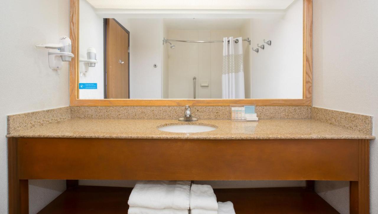 Baymont By Wyndham Thornton Hotel Luaran gambar