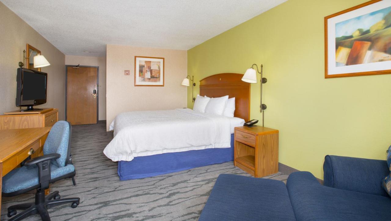 Baymont By Wyndham Thornton Hotel Luaran gambar