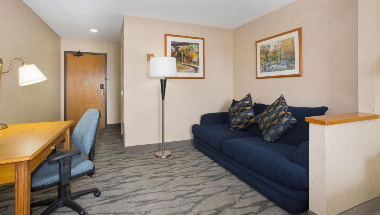 Baymont By Wyndham Thornton Hotel Luaran gambar