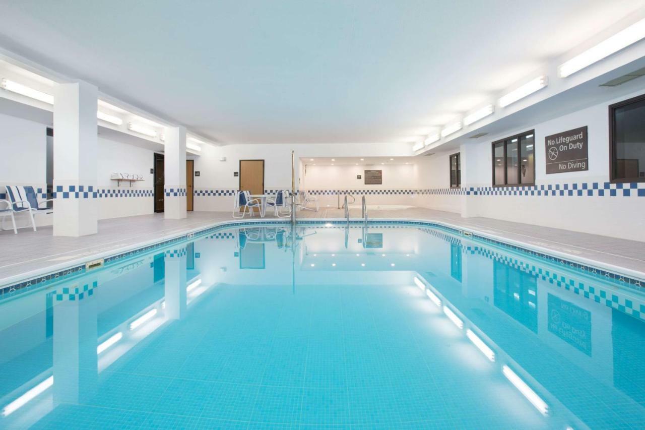 Baymont By Wyndham Thornton Hotel Luaran gambar