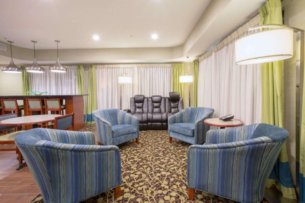 Baymont By Wyndham Thornton Hotel Luaran gambar